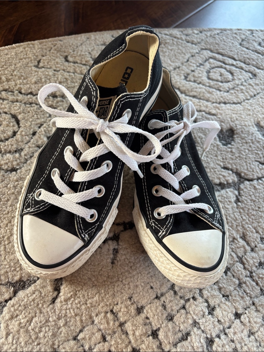 Converse Low Top Sneakers in Black and White SZ 5.5 womens